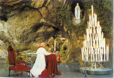 lourdesJuan Pablo II y la Virgen de Lourdes